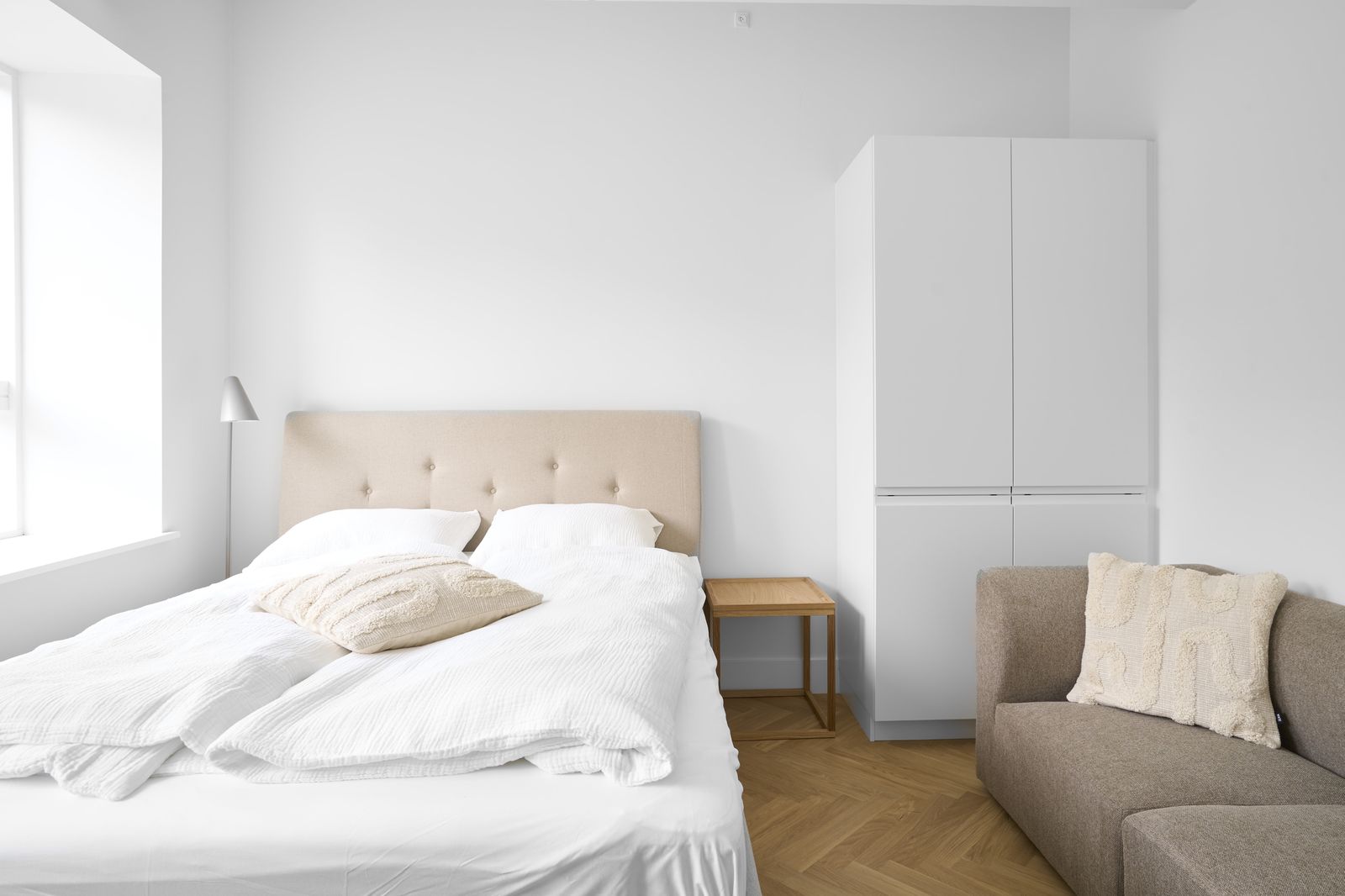 Bedroom in furnished serviced apartment on Ørstedsgade, Odense
